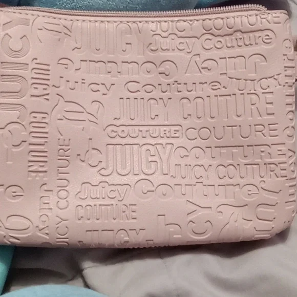 I'm selling a brand new jucy purse never used - Picture 2 of 2